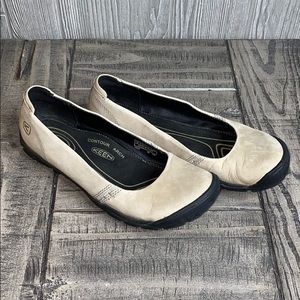 Keen Slip On Contour Arch Flats 37 / 6.5